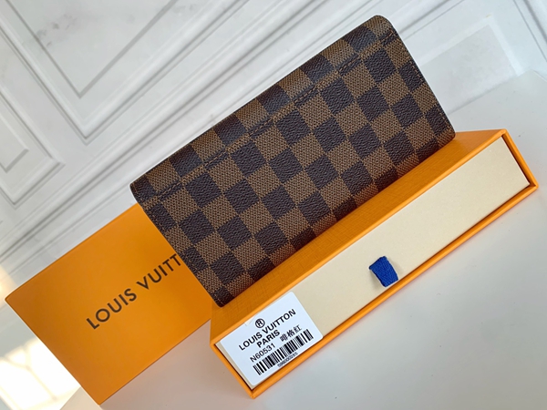 LVコピーウォレット背面デザイン